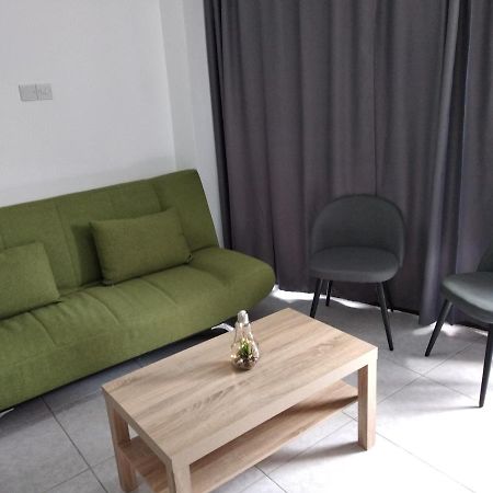 Cozy Place In The Heart Of Harbor Apartment Paphos Exterior photo
