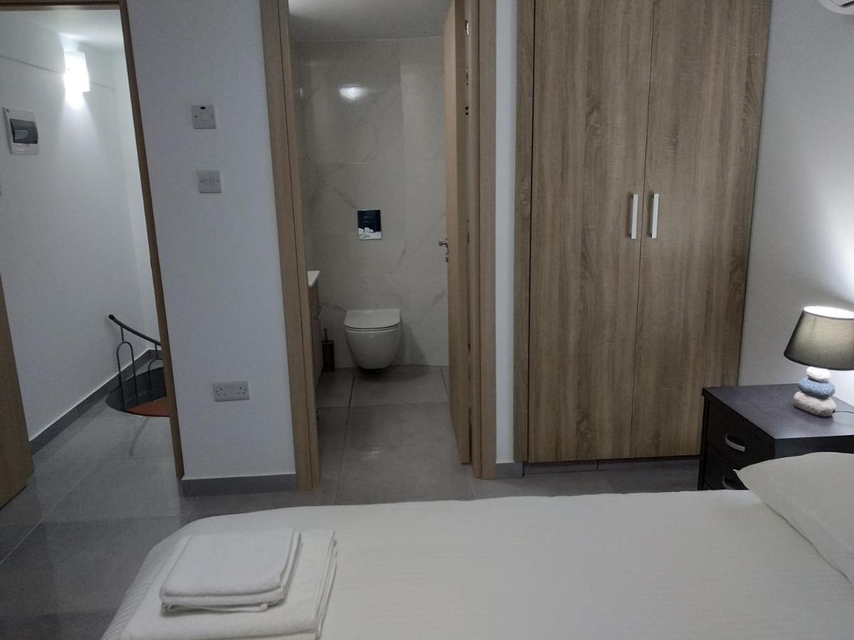 Cozy Place In The Heart Of Harbor Apartment Paphos Exterior photo